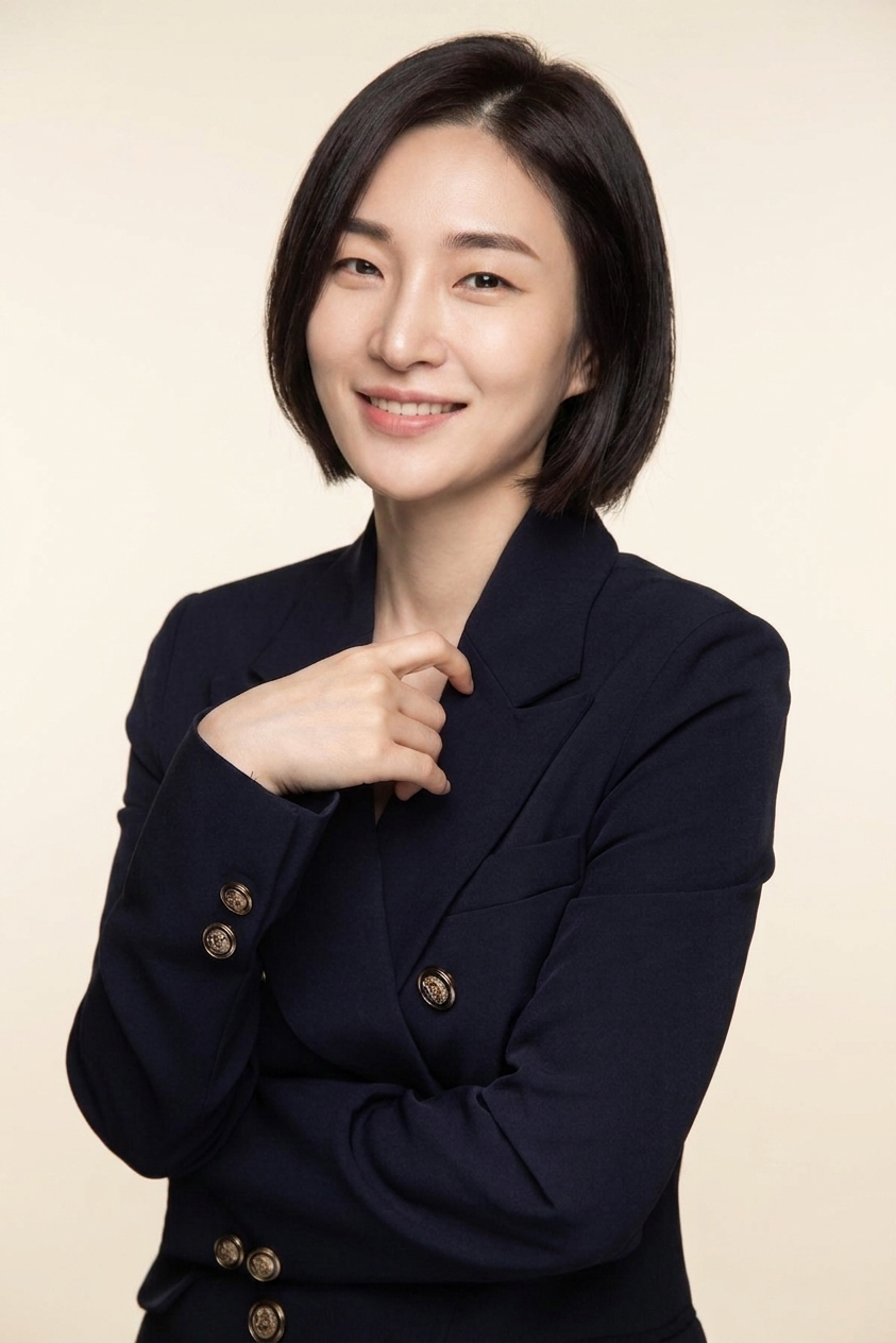 미소 · 손 옷깃